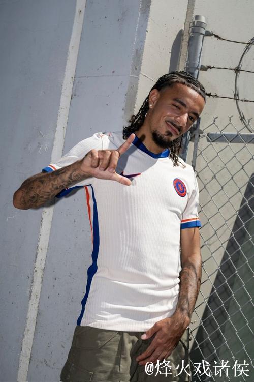 福法纳:帕尔默只要上场就是队内最佳;古斯托每天都刻苦训练 福法纳:帕尔默只要上场就是队内最佳;古斯托每天都刻苦训练