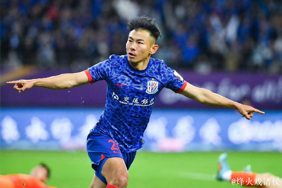 上海申花官宣老将于汉超退役 未来将转型成为教练 上海申花官宣老将于汉超退役 未来将转型成为教练